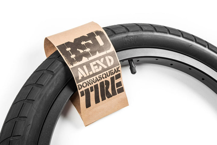 BSD Donnasqueak Tyre Black Wall