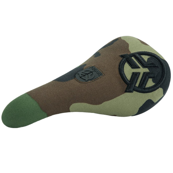 Federal Slim Pivotal Logo Seat Camo / Raised Black Stitching