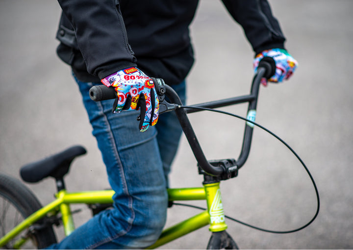 Shield Protectives Gloves Pop-Art