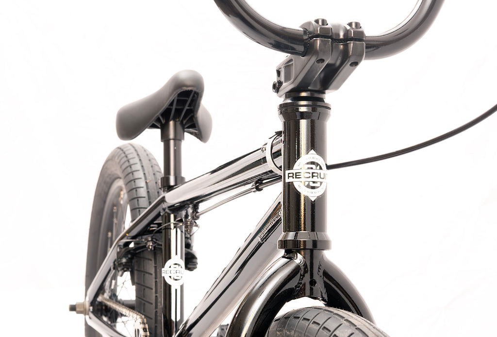 UNITED RECRUIT 18.5" GLOSS BLACK