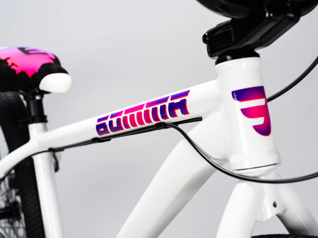 Mafia Bomma Thrust White (UK)