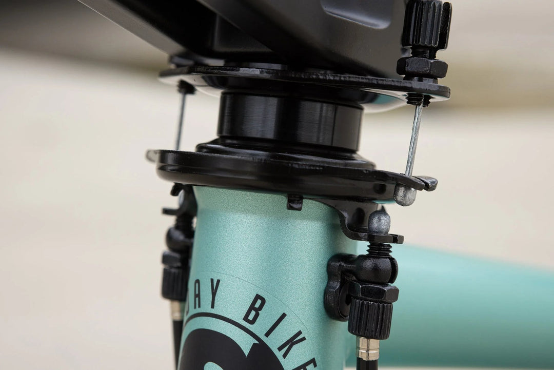 Sunday Primer Park Matte Ice Green