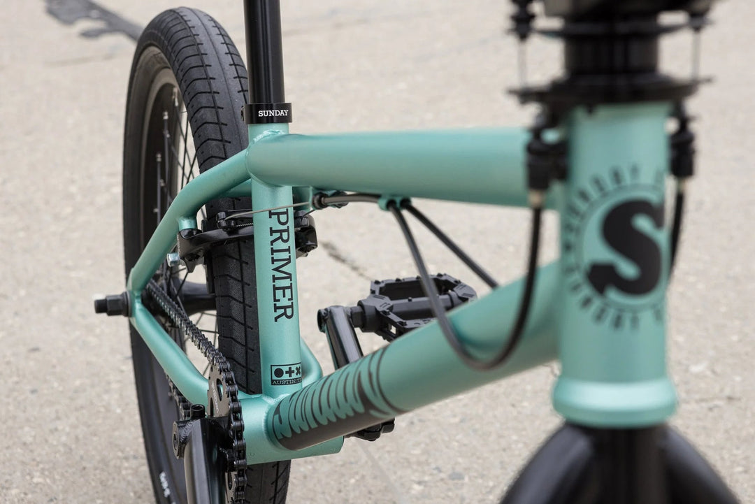 Sunday Primer Park Matte Ice Green