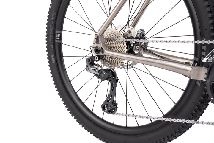 Hook EXT Ti Complete Bike