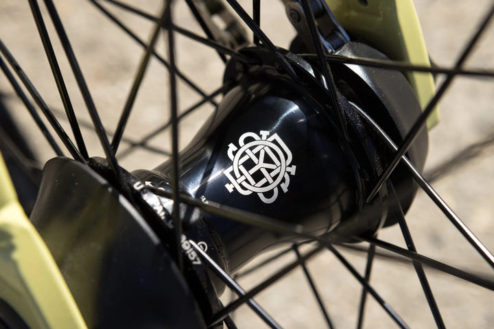 Sunday Soundwave Gloss  Notepad Yellow 21 RHD