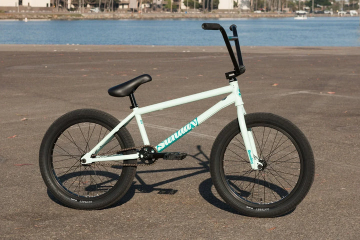 Sunday EX Julian Arteaga Signature Mint
