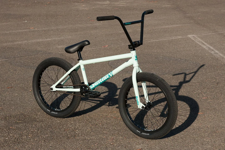 Sunday EX Julian Arteaga Signature Mint