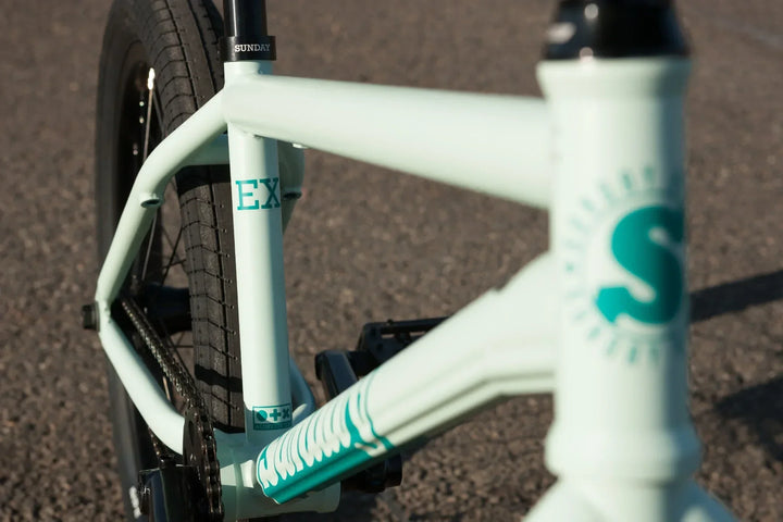 Sunday EX Julian Arteaga Signature Mint