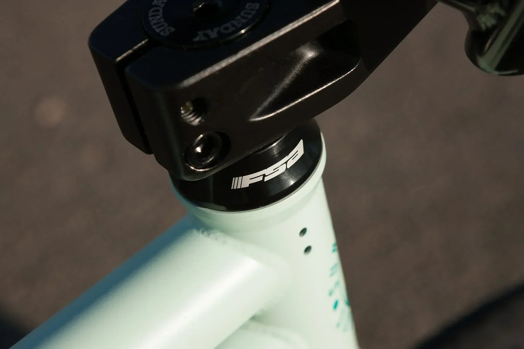 Sunday EX Julian Arteaga Signature Mint