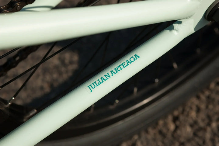 Sunday EX Julian Arteaga Signature Mint