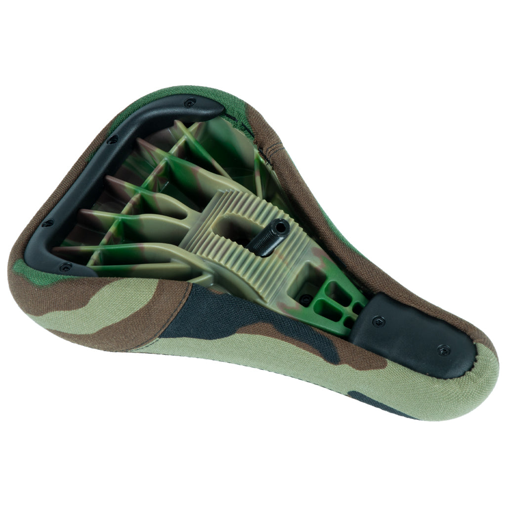 Federal Mid Pivotal Logo Seat Camo / Camo Base / Raised Black Embroidery