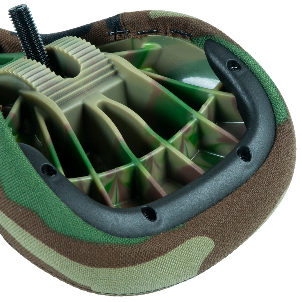 Federal Mid Pivotal Logo Seat Camo / Camo Base / Raised Black Embroidery